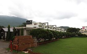Golden Leaf Resort